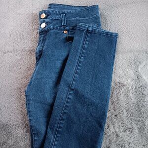 Size 10 Refuge Skinny Jeans